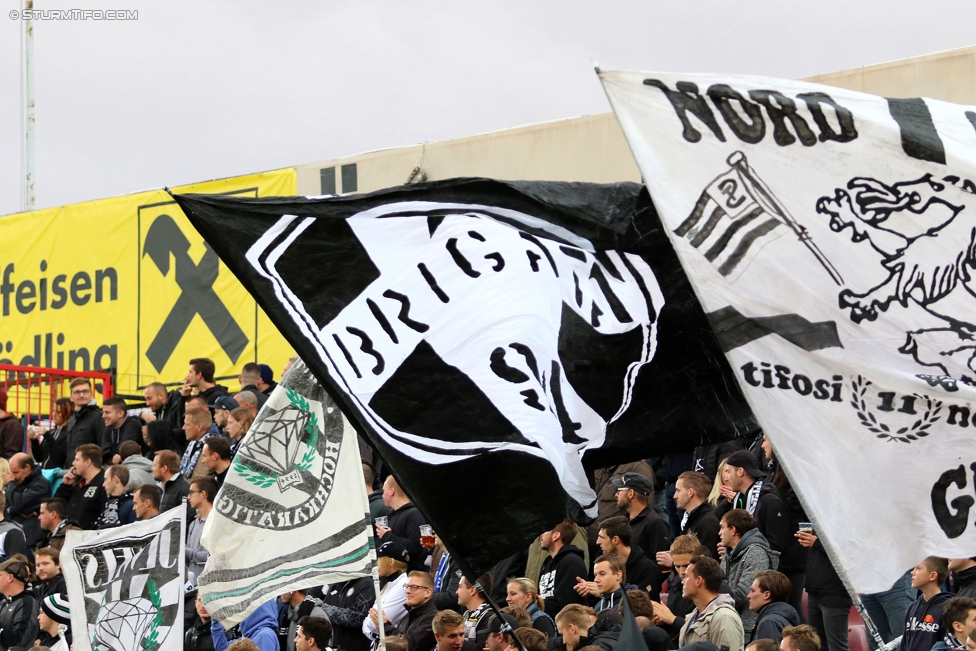 Admira Wacker - Sturm Graz
Oesterreichische Fussball Bundesliga, 8. Runde, FC Admira Wacker Moedling - SK Sturm Graz, Stadion Suedstadt Maria Enzersdorf, 16.09.2017. 

Foto zeigt Fans von Sturm
