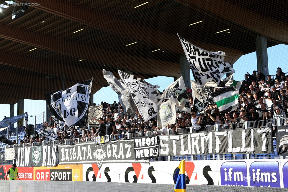 St. Poelten - Sturm Graz
Oesterreichische Fussball Bundesliga, 10. Runde, SKN St. Poelten - SK Sturm Graz, Arena St. Poelten, 30.09.2017. 

Foto zeigt Fans von Sturm
