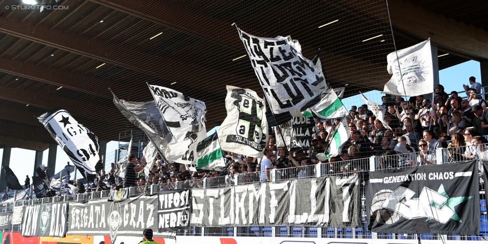 St. Poelten - Sturm Graz
Oesterreichische Fussball Bundesliga, 10. Runde, SKN St. Poelten - SK Sturm Graz, Arena St. Poelten, 30.09.2017. 

Foto zeigt Fans von Sturm
