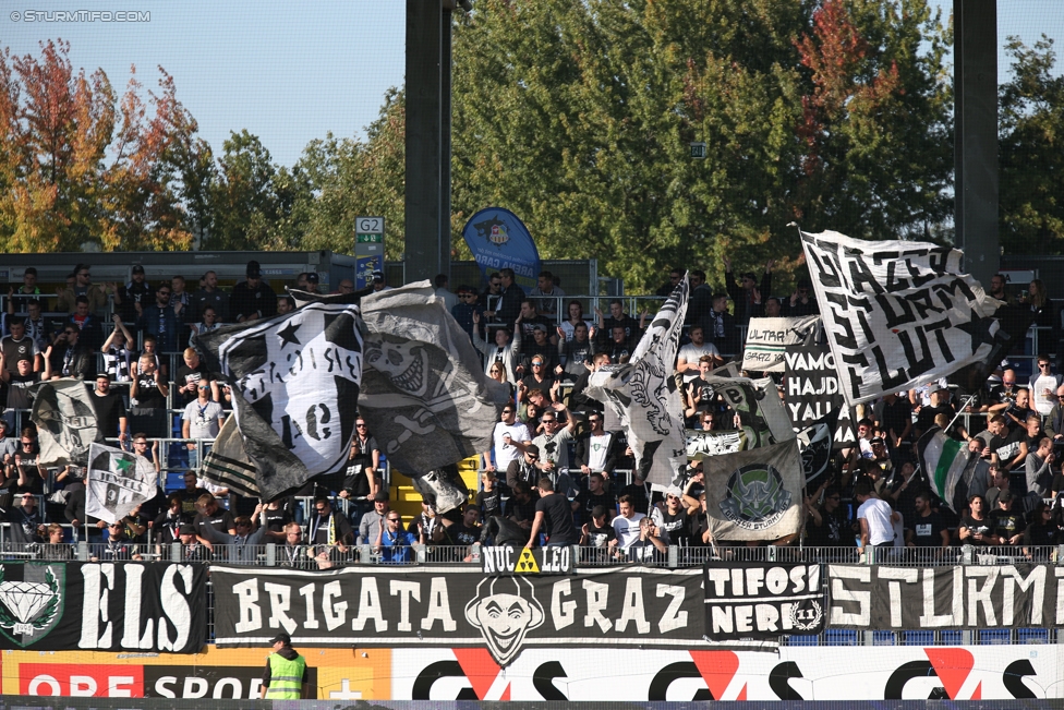 St. Poelten - Sturm Graz
Oesterreichische Fussball Bundesliga, 10. Runde, SKN St. Poelten - SK Sturm Graz, Arena St. Poelten, 30.09.2017. 

Foto zeigt Fans von Sturm
