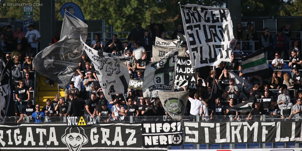 St. Poelten - Sturm Graz
Oesterreichische Fussball Bundesliga, 10. Runde, SKN St. Poelten - SK Sturm Graz, Arena St. Poelten, 30.09.2017. 

Foto zeigt Fans von Sturm
