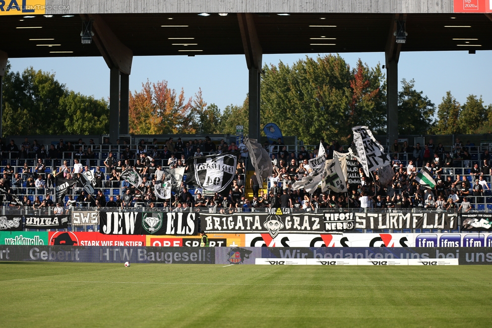 St. Poelten - Sturm Graz
Oesterreichische Fussball Bundesliga, 10. Runde, SKN St. Poelten - SK Sturm Graz, Arena St. Poelten, 30.09.2017. 

Foto zeigt Fans von Sturm
