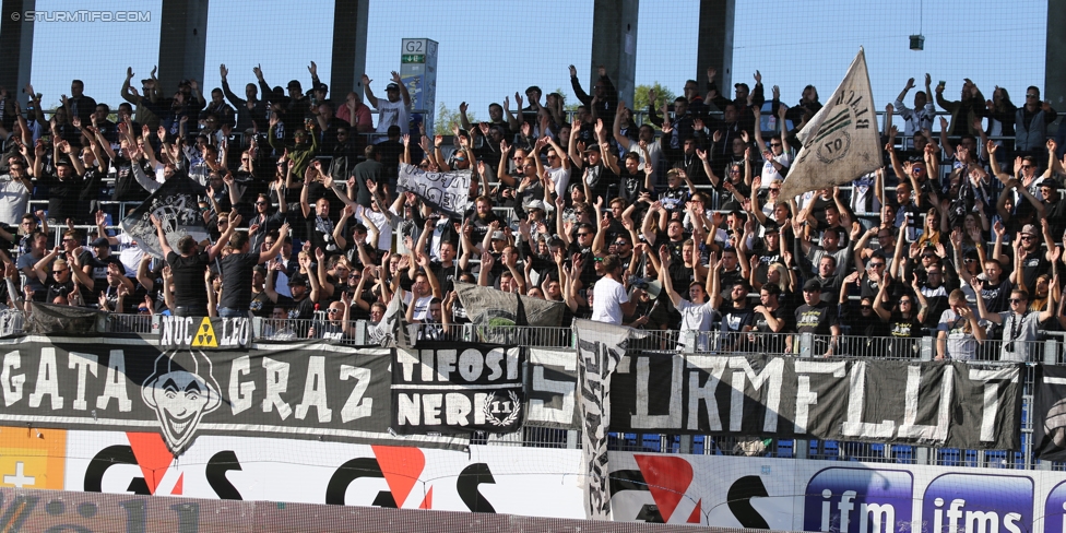 St. Poelten - Sturm Graz
Oesterreichische Fussball Bundesliga, 10. Runde, SKN St. Poelten - SK Sturm Graz, Arena St. Poelten, 30.09.2017. 

Foto zeigt Fans von Sturm
