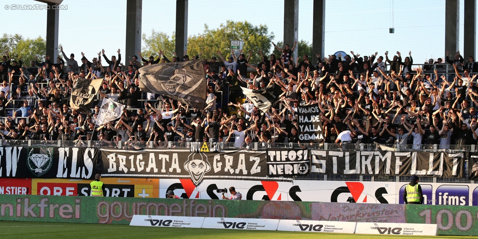 St. Poelten - Sturm Graz
Oesterreichische Fussball Bundesliga, 10. Runde, SKN St. Poelten - SK Sturm Graz, Arena St. Poelten, 30.09.2017. 

Foto zeigt Fans von Sturm
