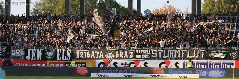 St. Poelten - Sturm Graz
Oesterreichische Fussball Bundesliga, 10. Runde, SKN St. Poelten - SK Sturm Graz, Arena St. Poelten, 30.09.2017. 

Foto zeigt Fans von Sturm
