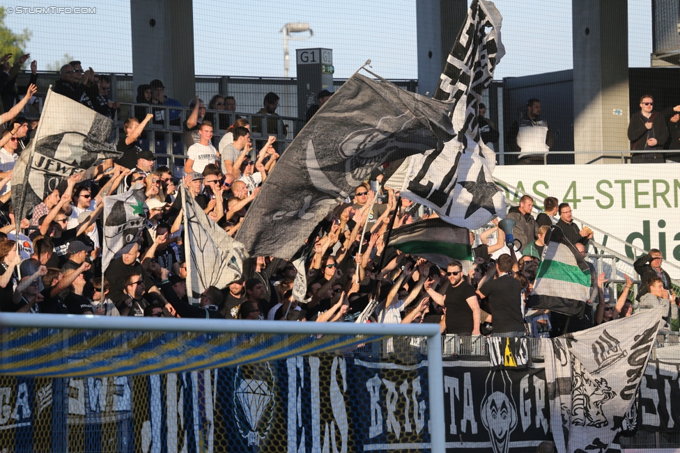 St. Poelten - Sturm Graz
Oesterreichische Fussball Bundesliga, 10. Runde, SKN St. Poelten - SK Sturm Graz, Arena St. Poelten, 30.09.2017. 

Foto zeigt Fans von Sturm
