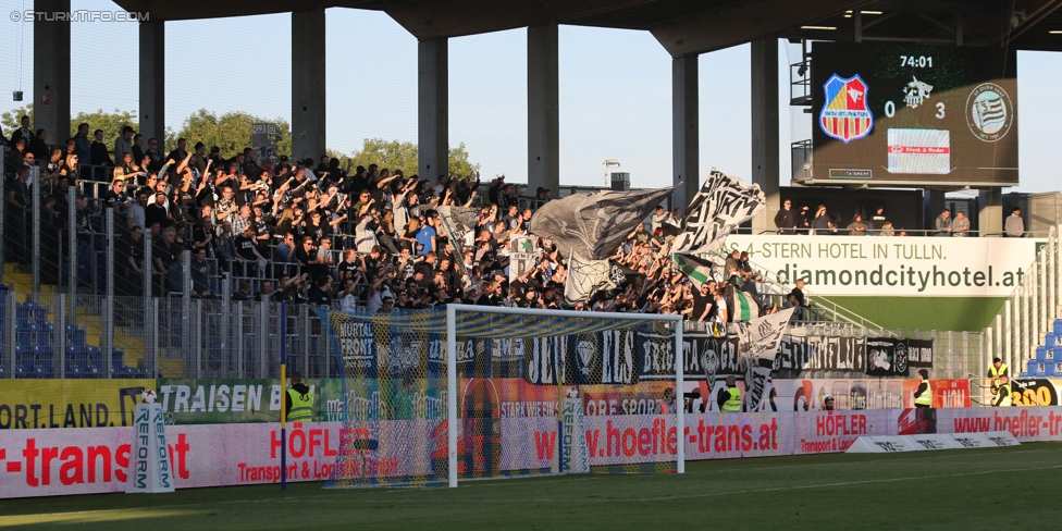 St. Poelten - Sturm Graz
Oesterreichische Fussball Bundesliga, 10. Runde, SKN St. Poelten - SK Sturm Graz, Arena St. Poelten, 30.09.2017. 

Foto zeigt Fans von Sturm
