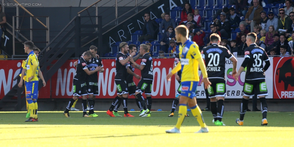 St. Poelten - Sturm Graz
Oesterreichische Fussball Bundesliga, 10. Runde, SKN St. Poelten - SK Sturm Graz, Arena St. Poelten, 30.09.2017. 

Foto zeigt die Mannschaft von Sturm
Schlüsselwörter: torjubel