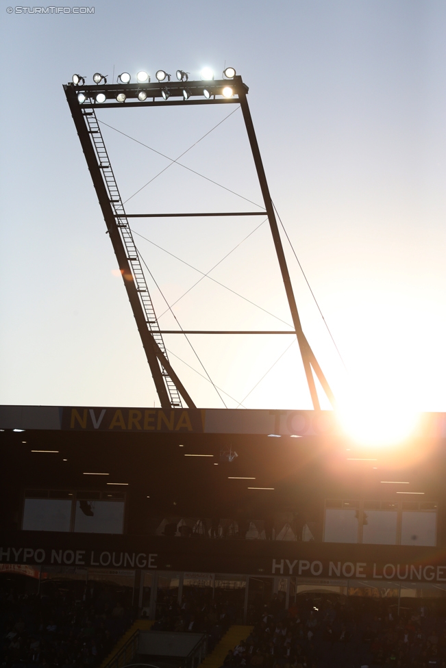 St. Poelten - Sturm Graz
Oesterreichische Fussball Bundesliga, 10. Runde, SKN St. Poelten - SK Sturm Graz, Arena St. Poelten, 30.09.2017. 

Foto zeigt einen Flutlichtmasten
