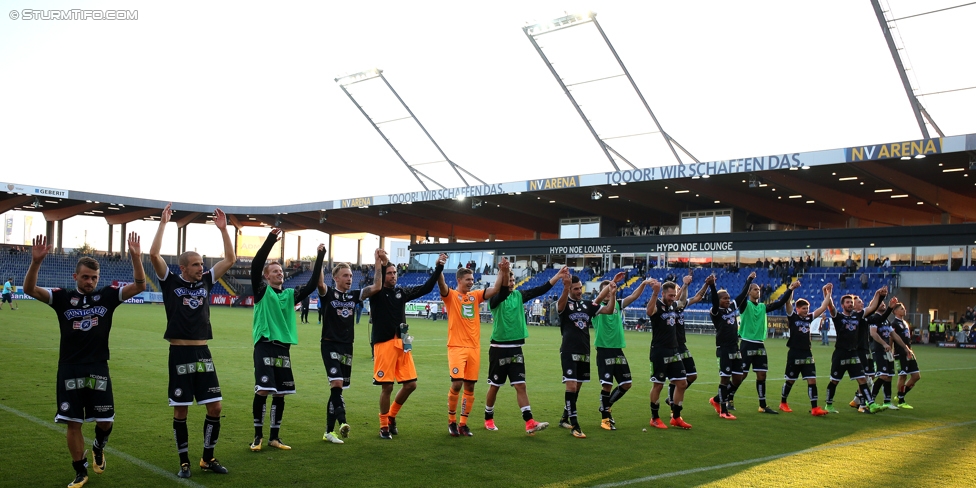 St. Poelten - Sturm Graz
Oesterreichische Fussball Bundesliga, 10. Runde, SKN St. Poelten - SK Sturm Graz, Arena St. Poelten, 30.09.2017. 

Foto zeigt die Mannschaft von Sturm
Schlüsselwörter: jubel