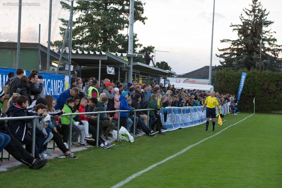 Ueberspitzen - Sturm Graz
Stammtischcup Finale,  The Ueberspitzen FC - SK Sturm Graz, Sportplatz Union Liebenau, 06.10.2017. 

Foto zeigt Fans
