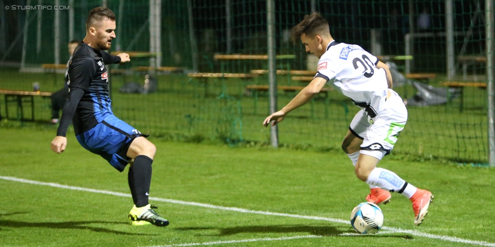 Ueberspitzen - Sturm Graz
Stammtischcup Finale,  The Ueberspitzen FC - SK Sturm Graz, Sportplatz Union Liebenau, 06.10.2017. 

Foto zeigt Adnan Huskic (Ueberspitzen) und Daniel Steinwender (Sturm)
