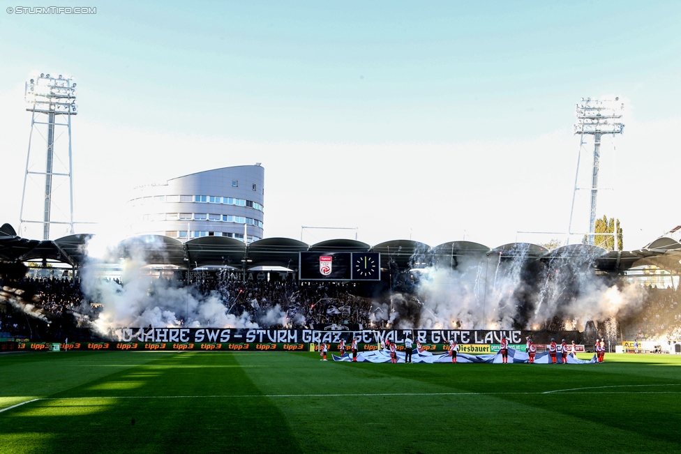 Sturm Graz - Austria Wien
Oesterreichische Fussball Bundesliga, 11. Runde, SK Sturm Graz - FK Austria Wien, Stadion Liebenau Graz, 15.10.2017. 

Foto zeigt Fans von Sturm mit einer Choreografie
Schlüsselwörter: pyrotechnik