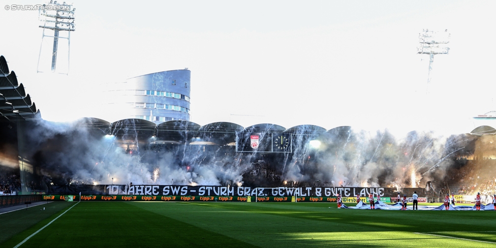 Sturm Graz - Austria Wien
Oesterreichische Fussball Bundesliga, 11. Runde, SK Sturm Graz - FK Austria Wien, Stadion Liebenau Graz, 15.10.2017. 

Foto zeigt Fans von Sturm mit einer Choreografie
Schlüsselwörter: pyrotechnik