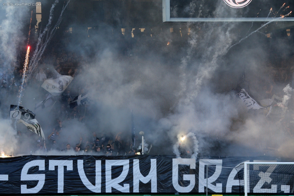 Sturm Graz - Austria Wien
Oesterreichische Fussball Bundesliga, 11. Runde, SK Sturm Graz - FK Austria Wien, Stadion Liebenau Graz, 15.10.2017. 

Foto zeigt Fans von Sturm mit einer Choreografie
Schlüsselwörter: pyrotechnik