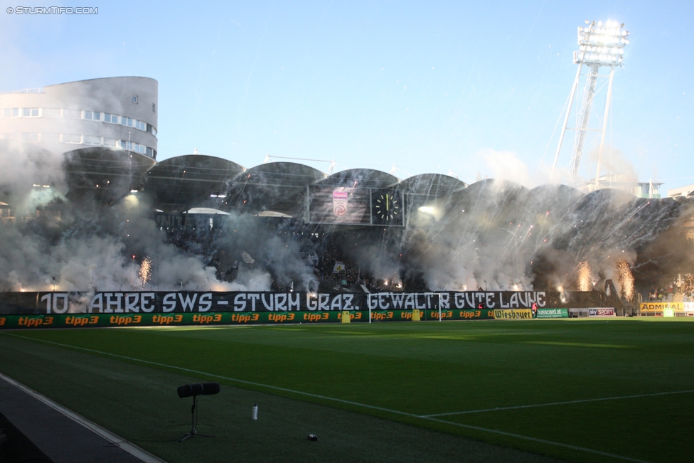 Sturm Graz - Austria Wien
Oesterreichische Fussball Bundesliga, 11. Runde, SK Sturm Graz - FK Austria Wien, Stadion Liebenau Graz, 15.10.2017. 

Foto zeigt Fans von Sturm mit einer Choreografie
Schlüsselwörter: pyrotechnik