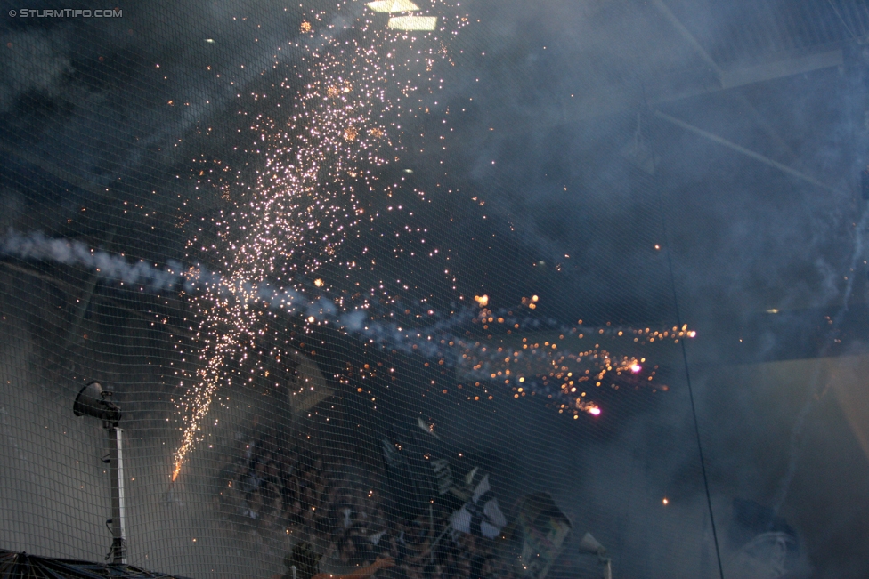 Sturm Graz - Austria Wien
Oesterreichische Fussball Bundesliga, 11. Runde, SK Sturm Graz - FK Austria Wien, Stadion Liebenau Graz, 15.10.2017. 

Foto zeigt Fans von Sturm mit einer Choreografie
Schlüsselwörter: pyrotechnik