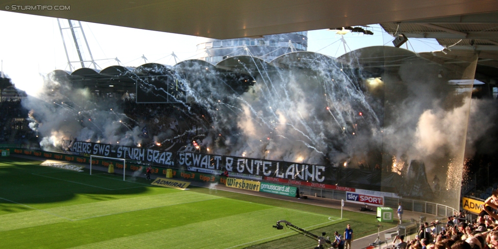 Sturm Graz - Austria Wien
Oesterreichische Fussball Bundesliga, 11. Runde, SK Sturm Graz - FK Austria Wien, Stadion Liebenau Graz, 15.10.2017. 

Foto zeigt Fans von Sturm mit einer Choreografie
Schlüsselwörter: pyrotechnik