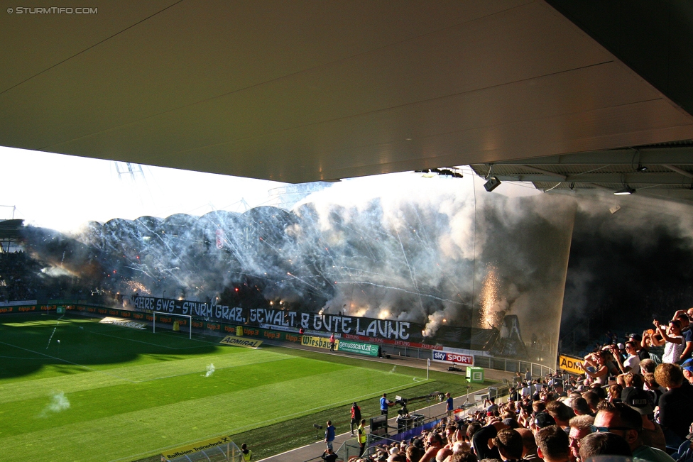 Sturm Graz - Austria Wien
Oesterreichische Fussball Bundesliga, 11. Runde, SK Sturm Graz - FK Austria Wien, Stadion Liebenau Graz, 15.10.2017. 

Foto zeigt Fans von Sturm mit einer Choreografie
Schlüsselwörter: pyrotechnik