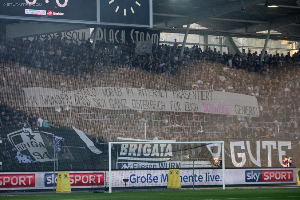 Sturm Graz - Austria Wien
Oesterreichische Fussball Bundesliga, 11. Runde, SK Sturm Graz - FK Austria Wien, Stadion Liebenau Graz, 15.10.2017. 

Foto zeigt Fans von Sturm
Schlüsselwörter: pyrotechnik