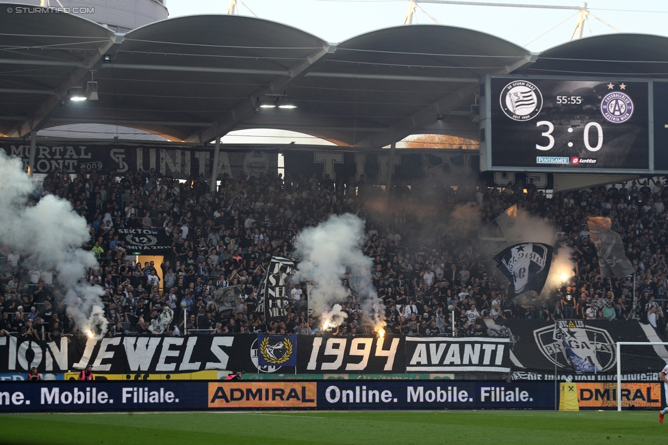 Sturm Graz - Austria Wien
Oesterreichische Fussball Bundesliga, 11. Runde, SK Sturm Graz - FK Austria Wien, Stadion Liebenau Graz, 15.10.2017. 

Foto zeigt Fans von Sturm
Schlüsselwörter: pyrotechnik