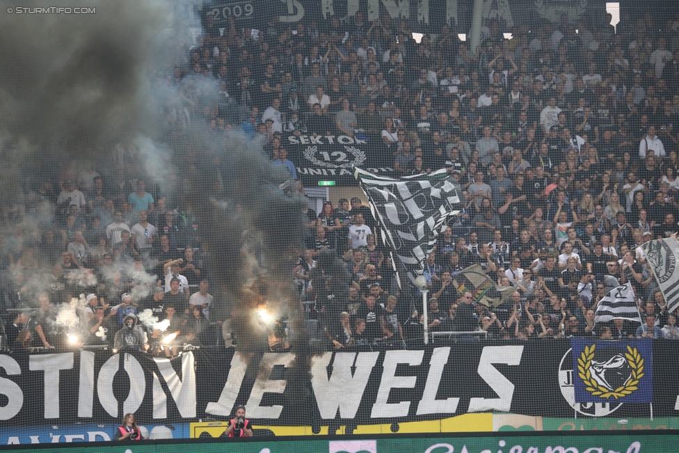 Sturm Graz - Austria Wien
Oesterreichische Fussball Bundesliga, 11. Runde, SK Sturm Graz - FK Austria Wien, Stadion Liebenau Graz, 15.10.2017. 

Foto zeigt Fans von Sturm
