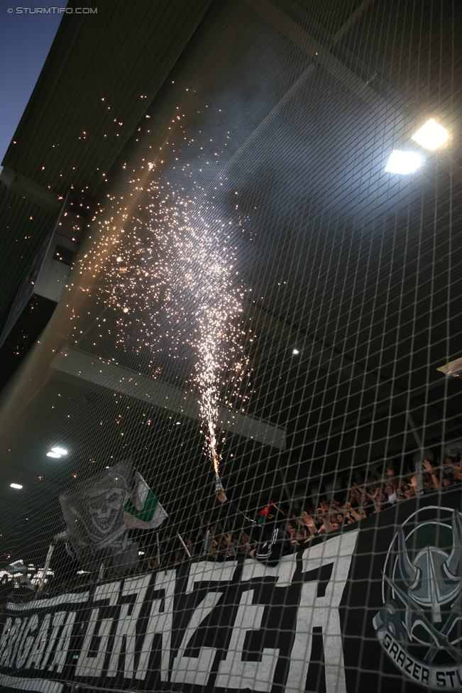 Sturm Graz - Austria Wien
Oesterreichische Fussball Bundesliga, 11. Runde, SK Sturm Graz - FK Austria Wien, Stadion Liebenau Graz, 15.10.2017. 

Foto zeigt Fans von Sturm
Schlüsselwörter: pyrotechnik