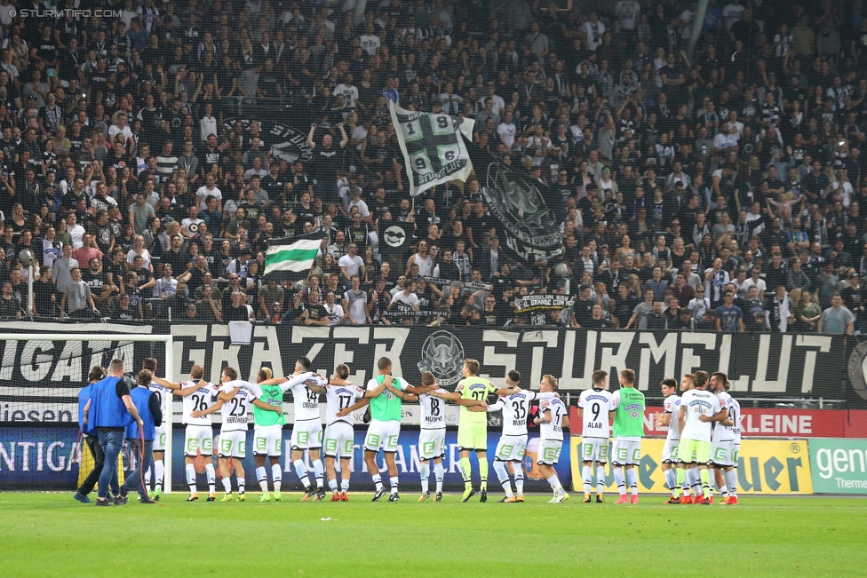 Sturm Graz - Austria Wien
Oesterreichische Fussball Bundesliga, 11. Runde, SK Sturm Graz - FK Austria Wien, Stadion Liebenau Graz, 15.10.2017. 

Foto zeigt die Mannschaft von Sturm und Fans von Sturm
Schlüsselwörter: jubel