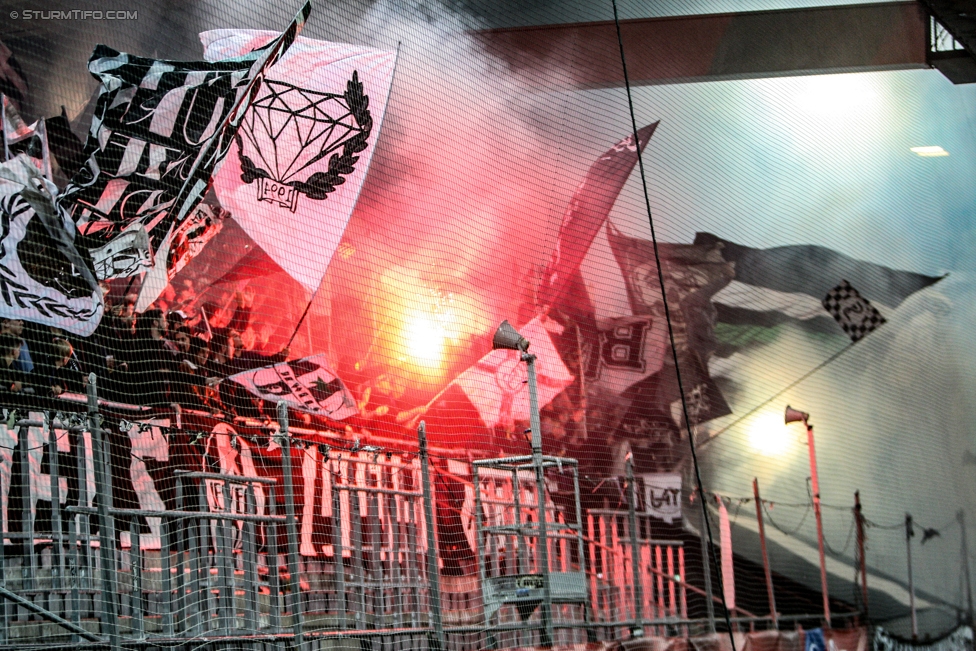 Sturm Graz - Altach
OEFB Cup, 3. Runde, SK Sturm Graz - SCR Altach, Stadion Liebenau Graz, 25.10.2017. 

Foto zeigt Fans von Sturm
Schlüsselwörter: pyrotechnik