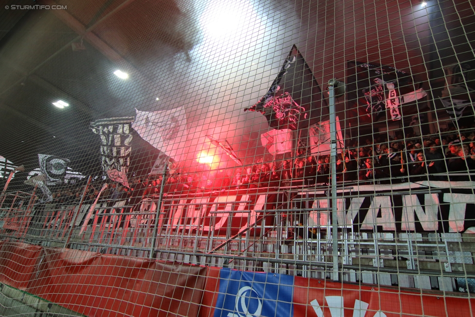 Sturm Graz - Altach
OEFB Cup, 3. Runde, SK Sturm Graz - SCR Altach, Stadion Liebenau Graz, 25.10.2017. 

Foto zeigt Fans von Sturm
Schlüsselwörter: pyrotechnik