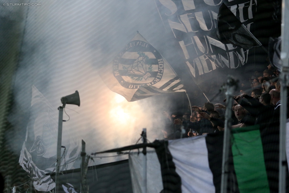 Sturm Graz - Altach
OEFB Cup, 3. Runde, SK Sturm Graz - SCR Altach, Stadion Liebenau Graz, 25.10.2017. 

Foto zeigt Fans von Sturm
Schlüsselwörter: pyrotechnik