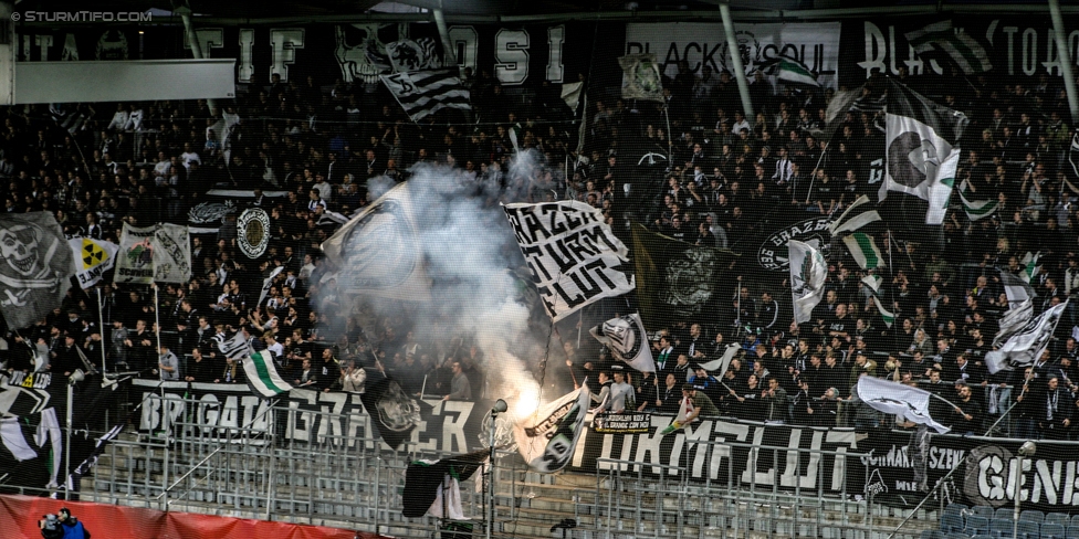 Sturm Graz - Altach
OEFB Cup, 3. Runde, SK Sturm Graz - SCR Altach, Stadion Liebenau Graz, 25.10.2017. 

Foto zeigt Fans von Sturm
Schlüsselwörter: pyrotechnik