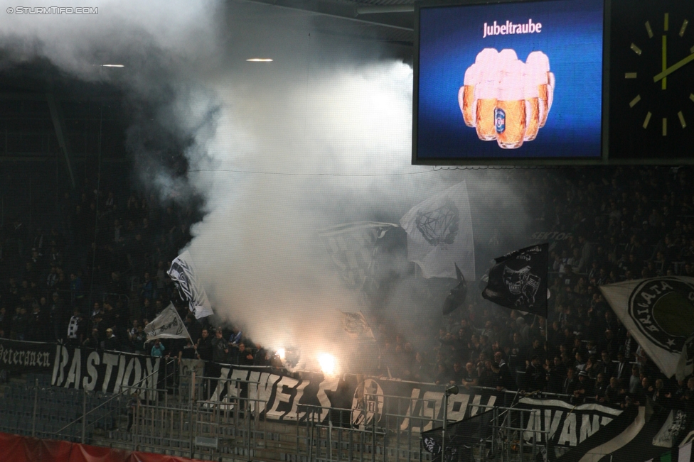 Sturm Graz - Altach
OEFB Cup, 3. Runde, SK Sturm Graz - SCR Altach, Stadion Liebenau Graz, 25.10.2017. 

Foto zeigt Fans von Sturm
Schlüsselwörter: pyrotechnik