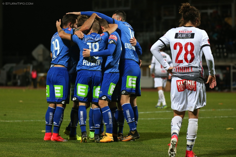 Wolfsberg - Sturm Graz
Oesterreichische Fussball Bundesliga, 13. Runde, Wolfsberger AC - SK Sturm Graz, Lavanttal Arena Wolfsberg, 29.10.2017. 

Foto zeigt die Mannschaft von Sturm und Thomas Zuendel (Wolfsberg)
Schlüsselwörter: torjubel