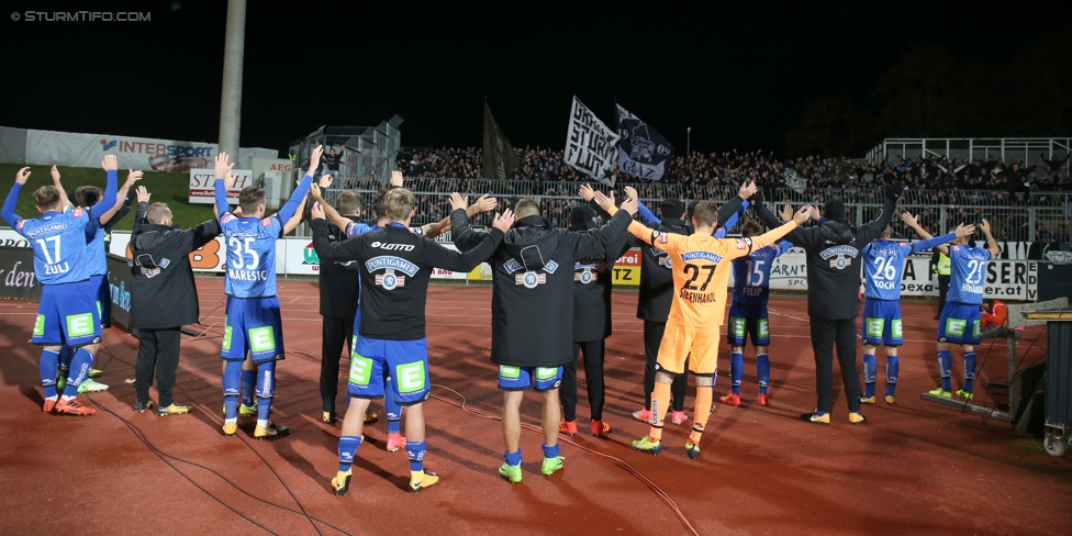 Wolfsberg - Sturm Graz
Oesterreichische Fussball Bundesliga, 13. Runde, Wolfsberger AC - SK Sturm Graz, Lavanttal Arena Wolfsberg, 29.10.2017. 

Foto zeigt die Mannschaft von Sturm und Fans von Sturm
Schlüsselwörter: jubel