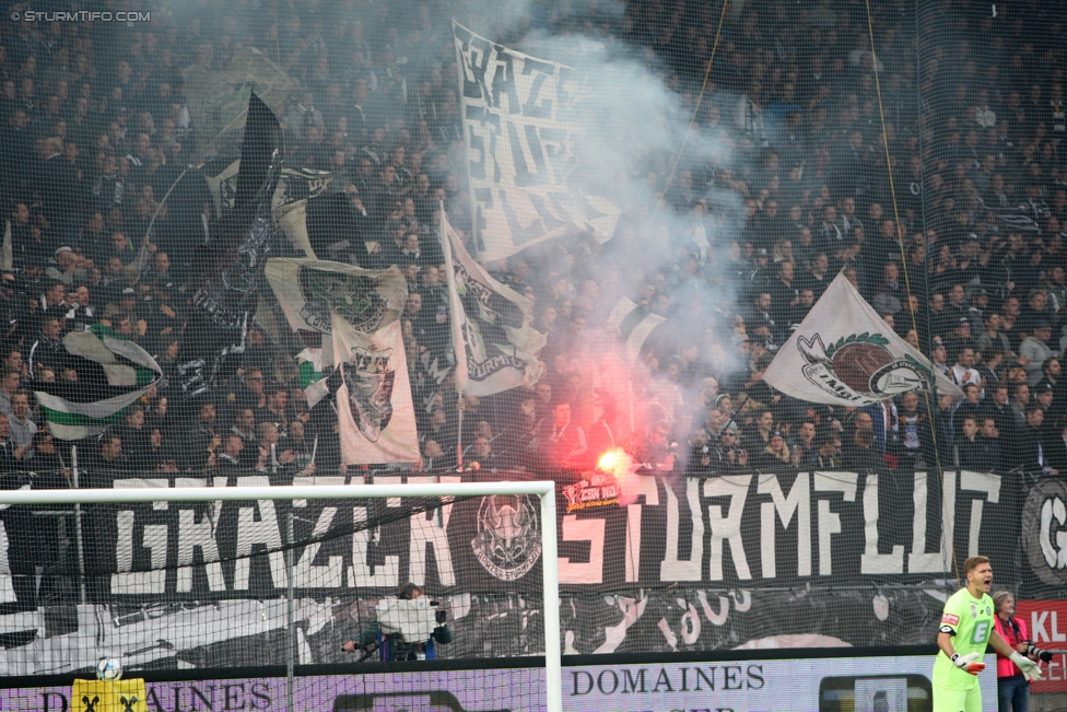 Sturm Graz - Rapid Wien
Oesterreichische Fussball Bundesliga, 14. Runde, SK Sturm Graz - SK Rapid Wien, Stadion Liebenau Graz, 04.11.2017. 

Foto zeigt Fans von Sturm
Schlüsselwörter: pyrotechnik