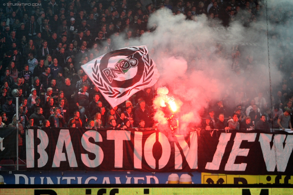 Sturm Graz - Rapid Wien
Oesterreichische Fussball Bundesliga, 14. Runde, SK Sturm Graz - SK Rapid Wien, Stadion Liebenau Graz, 04.11.2017. 

Foto zeigt Fans von Sturm
Schlüsselwörter: pyrotechnik