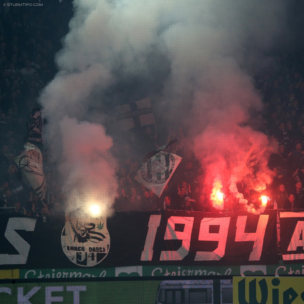 Sturm Graz - Rapid Wien
Oesterreichische Fussball Bundesliga, 14. Runde, SK Sturm Graz - SK Rapid Wien, Stadion Liebenau Graz, 04.11.2017. 

Foto zeigt Fans von Sturm
Schlüsselwörter: pyrotechnik