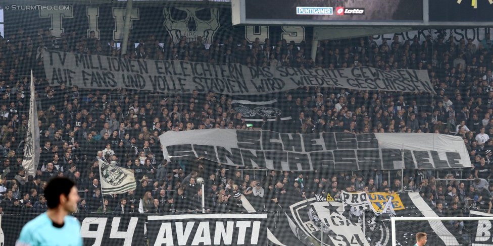 Sturm Graz - Rapid Wien
Oesterreichische Fussball Bundesliga, 14. Runde, SK Sturm Graz - SK Rapid Wien, Stadion Liebenau Graz, 04.11.2017. 

Foto zeigt Fans von Sturm mit einem Spruchband
Schlüsselwörter: protest