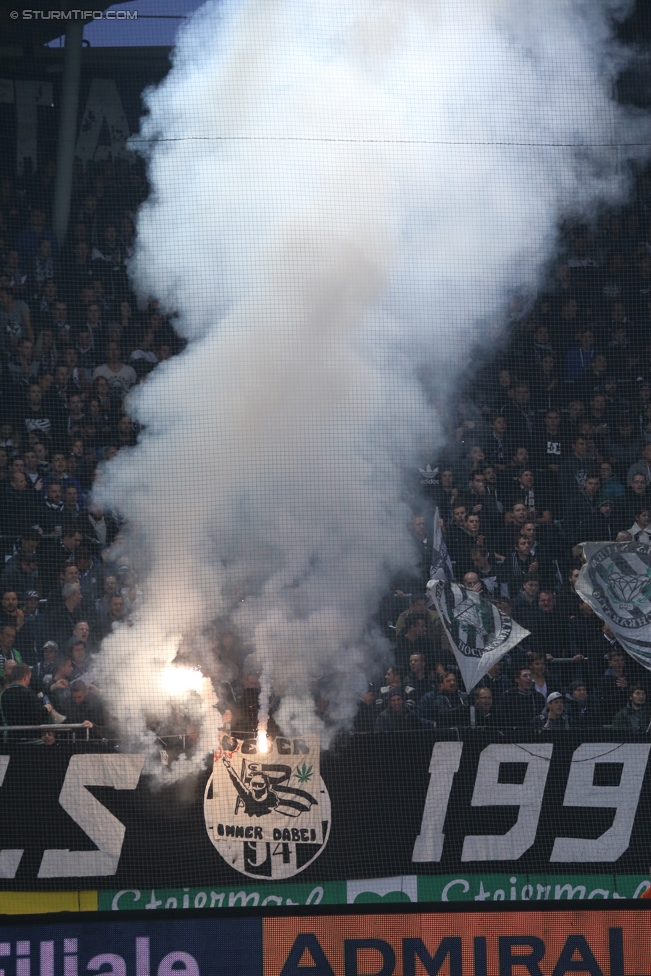 Sturm Graz - Rapid Wien
Oesterreichische Fussball Bundesliga, 14. Runde, SK Sturm Graz - SK Rapid Wien, Stadion Liebenau Graz, 04.11.2017. 

Foto zeigt Fans von Sturm
Schlüsselwörter: pyrotechnik