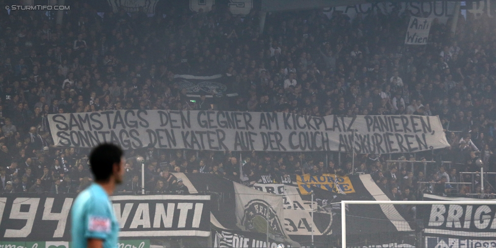 Sturm Graz - Rapid Wien
Oesterreichische Fussball Bundesliga, 14. Runde, SK Sturm Graz - SK Rapid Wien, Stadion Liebenau Graz, 04.11.2017. 

Foto zeigt Fans von Sturm mit einem Spruchband
Schlüsselwörter: protest