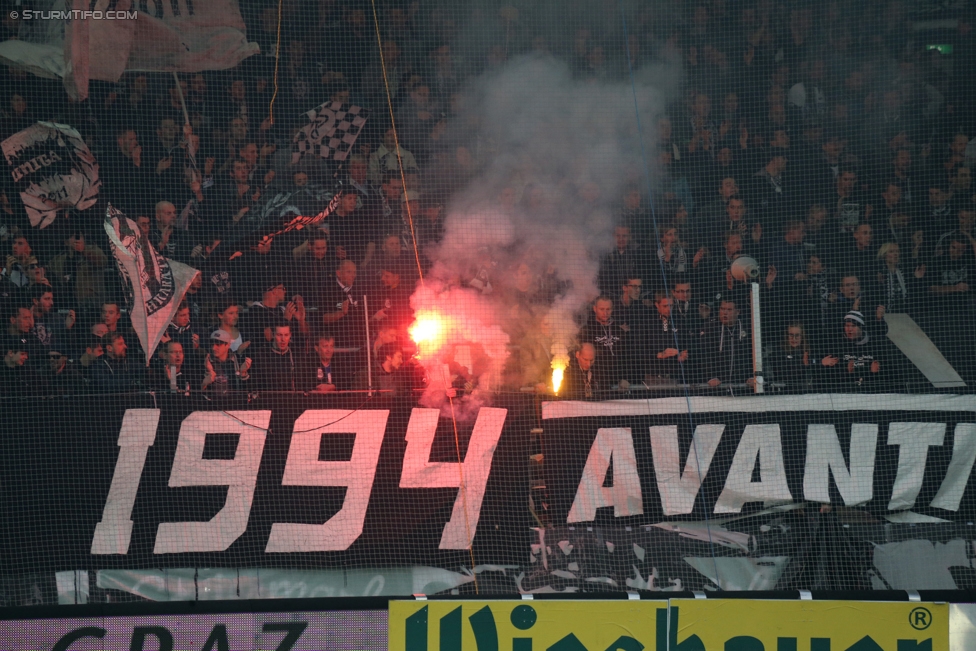 Sturm Graz - Rapid Wien
Oesterreichische Fussball Bundesliga, 14. Runde, SK Sturm Graz - SK Rapid Wien, Stadion Liebenau Graz, 04.11.2017. 

Foto zeigt Fans von Sturm
Schlüsselwörter: pyrotechnik