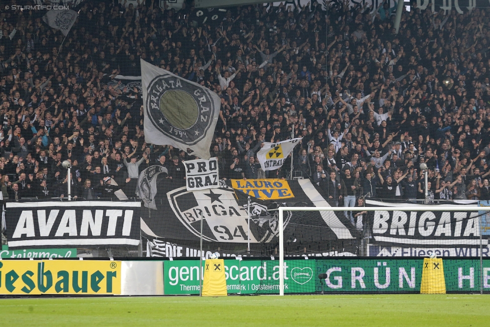 Sturm Graz - Rapid Wien
Oesterreichische Fussball Bundesliga, 14. Runde, SK Sturm Graz - SK Rapid Wien, Stadion Liebenau Graz, 04.11.2017. 

Foto zeigt Fans von Sturm
