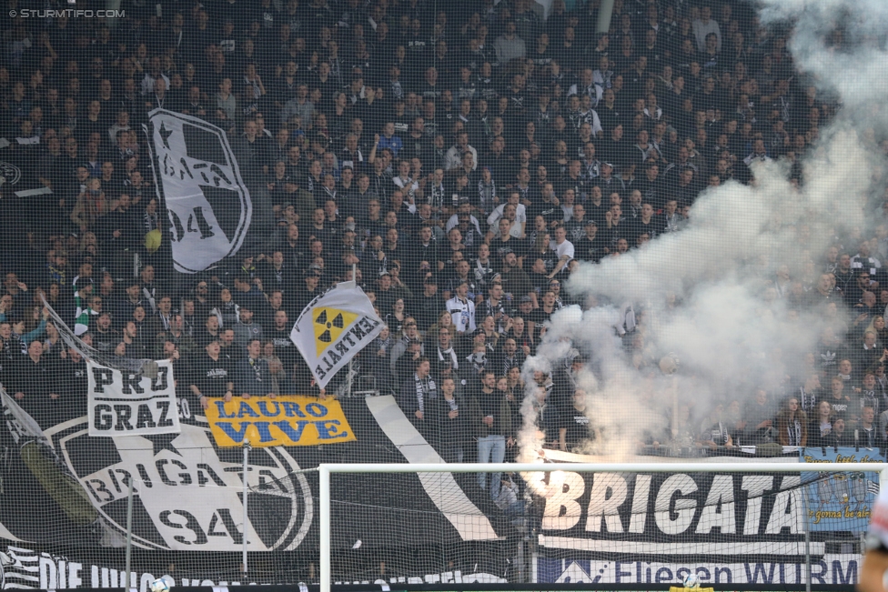 Sturm Graz - Rapid Wien
Oesterreichische Fussball Bundesliga, 14. Runde, SK Sturm Graz - SK Rapid Wien, Stadion Liebenau Graz, 04.11.2017. 

Foto zeigt Fans von Sturm
Schlüsselwörter: pyrotechnik