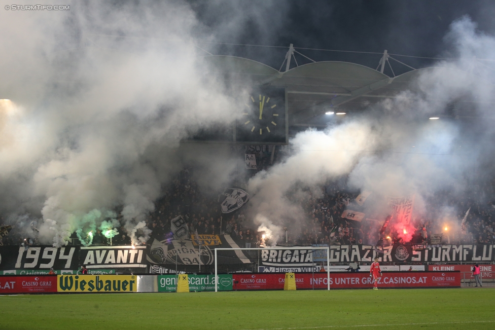 Sturm Graz - Rapid Wien
Oesterreichische Fussball Bundesliga, 14. Runde, SK Sturm Graz - SK Rapid Wien, Stadion Liebenau Graz, 04.11.2017. 

Foto zeigt Fans von Sturm
Schlüsselwörter: pyrotechnik