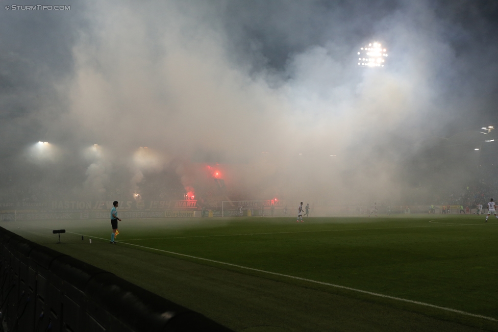 Sturm Graz - Rapid Wien
Oesterreichische Fussball Bundesliga, 14. Runde, SK Sturm Graz - SK Rapid Wien, Stadion Liebenau Graz, 04.11.2017. 

Foto zeigt Fans von Sturm
Schlüsselwörter: pyrotechnik