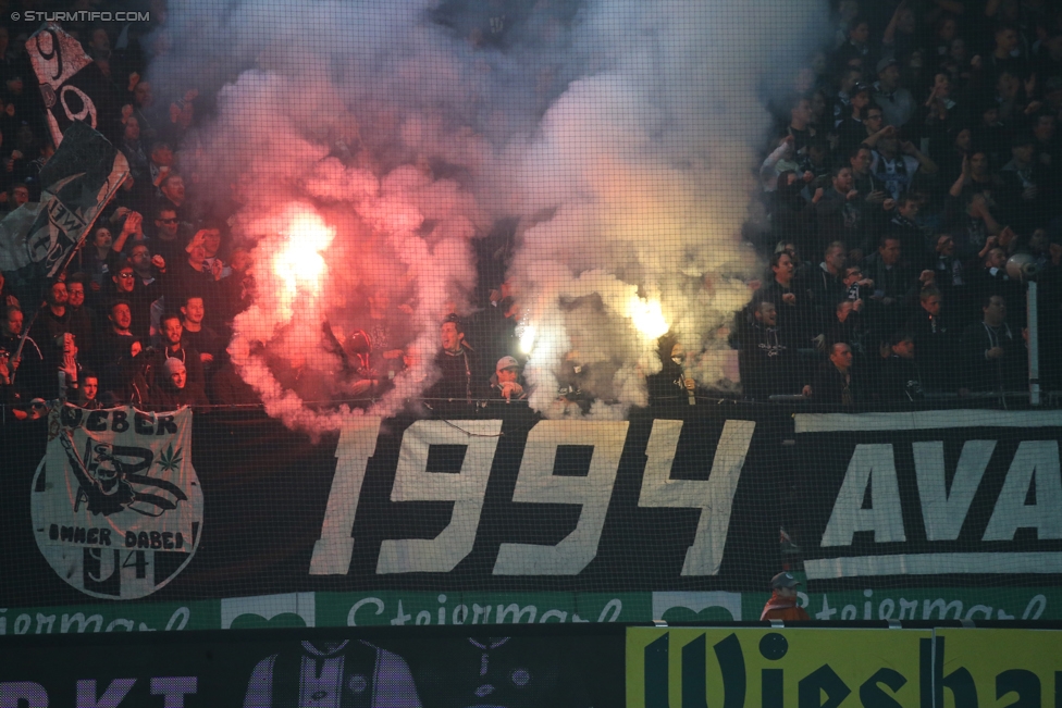 Sturm Graz - Rapid Wien
Oesterreichische Fussball Bundesliga, 14. Runde, SK Sturm Graz - SK Rapid Wien, Stadion Liebenau Graz, 04.11.2017. 

Foto zeigt Fans von Sturm
Schlüsselwörter: pyrotechnik