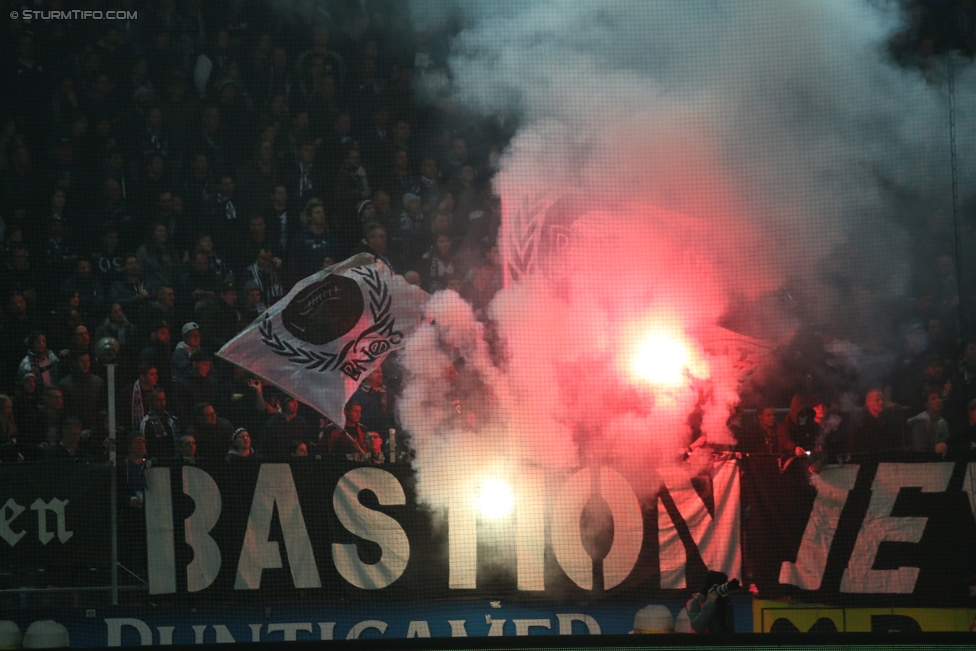 Sturm Graz - Rapid Wien
Oesterreichische Fussball Bundesliga, 14. Runde, SK Sturm Graz - SK Rapid Wien, Stadion Liebenau Graz, 04.11.2017. 

Foto zeigt Fans von Sturm
Schlüsselwörter: pyrotechnik