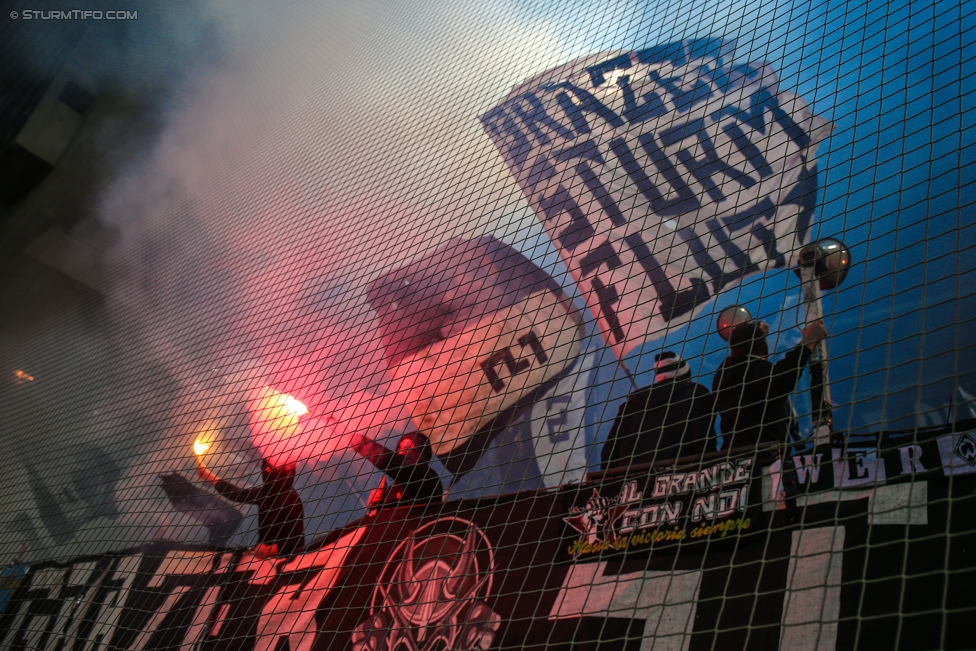 Sturm Graz - Rapid Wien
Oesterreichische Fussball Bundesliga, 14. Runde, SK Sturm Graz - SK Rapid Wien, Stadion Liebenau Graz, 04.11.2017. 

Foto zeigt Fans von Sturm
Schlüsselwörter: pyrotechnik