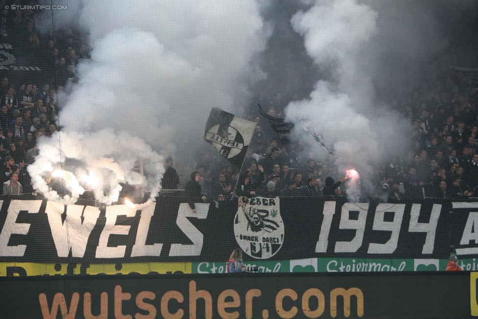 Sturm Graz - Rapid Wien
Oesterreichische Fussball Bundesliga, 14. Runde, SK Sturm Graz - SK Rapid Wien, Stadion Liebenau Graz, 04.11.2017. 

Foto zeigt Fans von Sturm
Schlüsselwörter: pyrotechnik